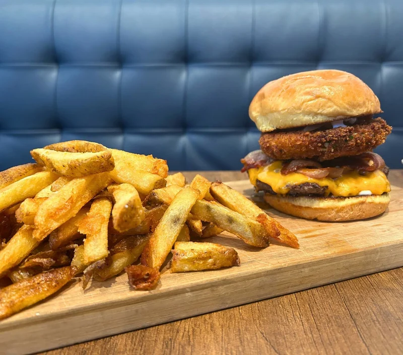 King George Pub — Berogie Burger